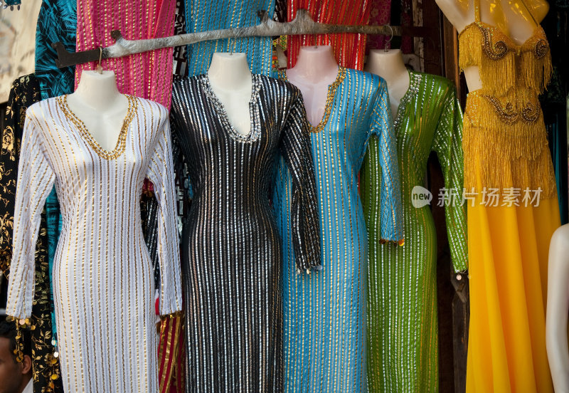 埃及开罗可汗·阿勒哈利利(Khan al-Khalili)集市上的阿拉伯长裙